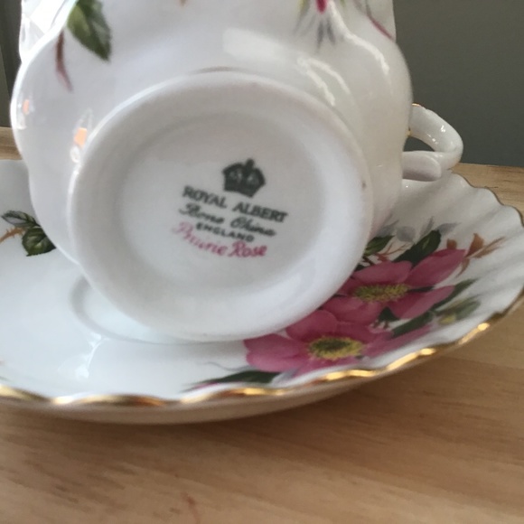 Royal Albert Prairie Rose Tea Cup & Saucer - Picture 3 of 5